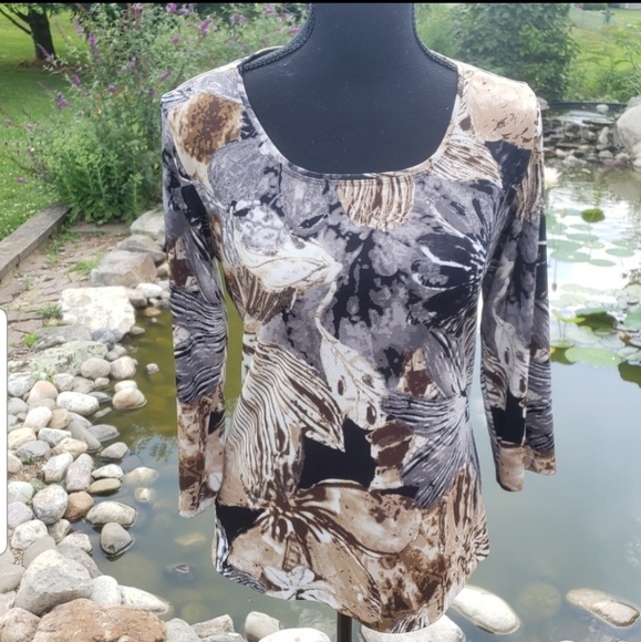 Chico's Tops - 🔥🔥3/$15🔥 Chico's scoop neck blouse Brown floral